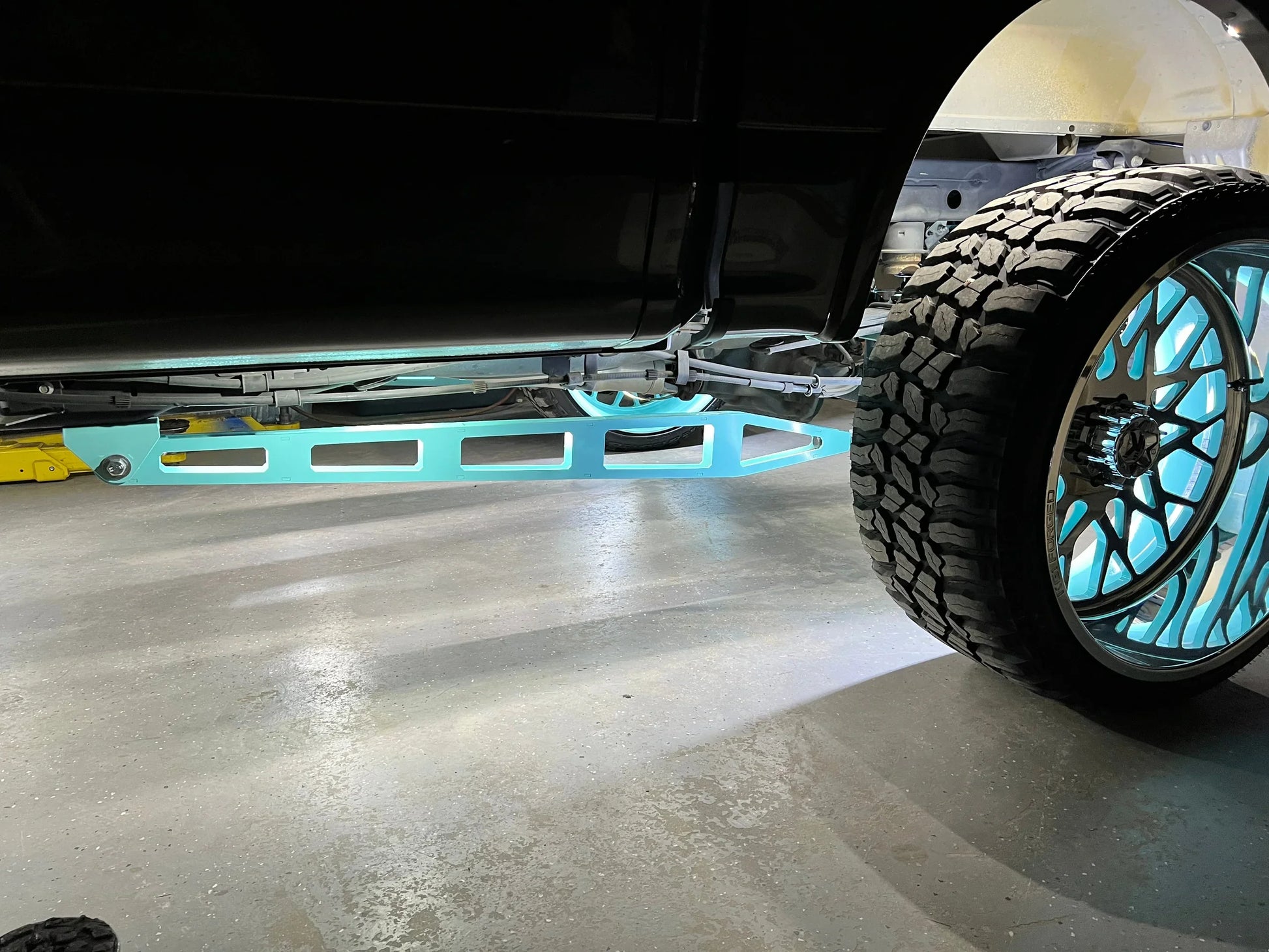 Dynamic LED Switchback Trac Bar Lights with Flowing Animation for Trucks